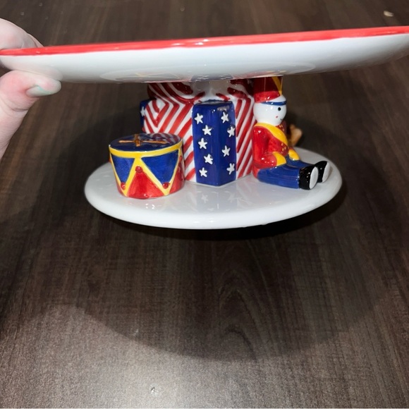 CHRISTMAS TWILIGHT CAKE STAND PEDESTAL Laurie Gates 2000 11" Cellar Footed EUC - Picture 2 of 7